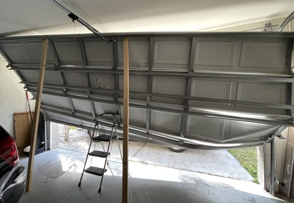 Professional garage door repair services in Delaware, Ohio for residential and commercial properties.